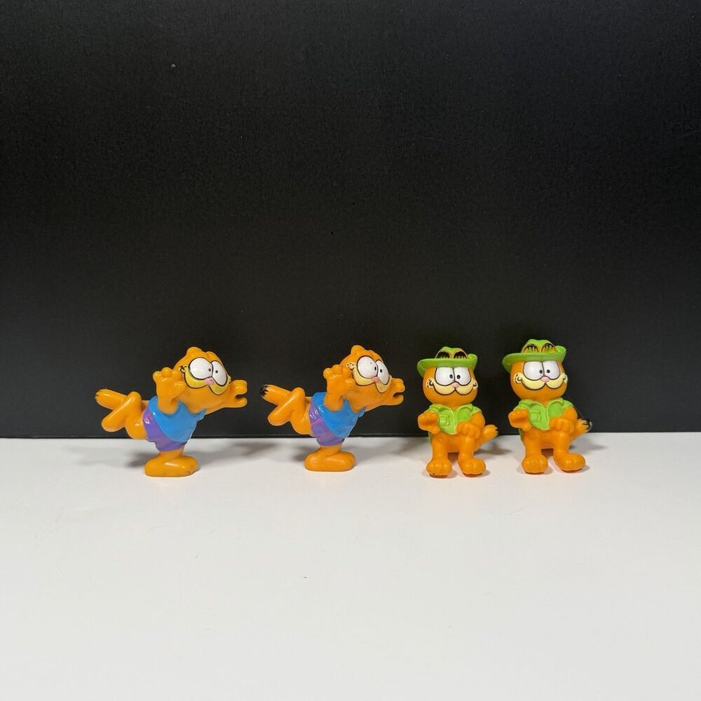 Lot of 4 Vintage Garfield PVC Figure 1981 United Features Sitting Running